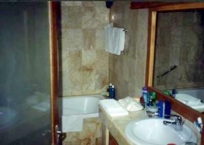 dlx bathroom